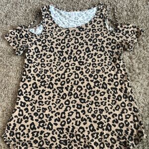 Leopard Print Cutout Sleeve‎ Top